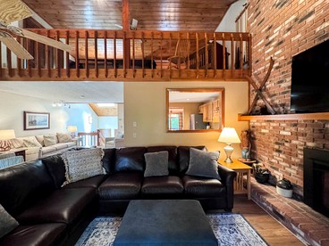 Spacious Lofted Cabin with Pool Table and Views in New Hampshire - North Conway, New Hampshire - glamping.directory