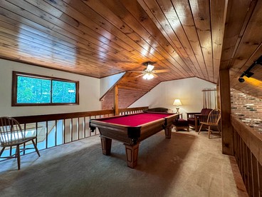 Spacious Lofted Cabin with Pool Table and Views in New Hampshire - North Conway, New Hampshire - glamping.directory
