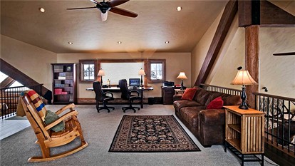 Deluxe Family-Friendly Getaway close to the Ski Slopes in Steamboat Springs, Colorado - Steamboat Springs, Colorado - glamping.directory