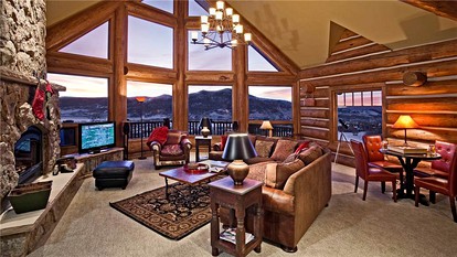 Deluxe Family-Friendly Getaway close to the Ski Slopes in Steamboat Springs, Colorado - Steamboat Springs, Colorado - glamping.directory