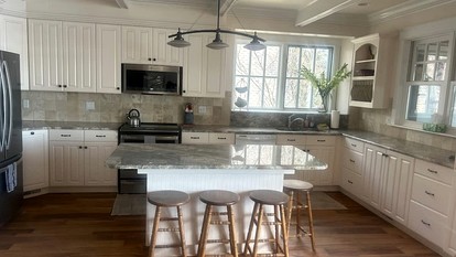 Peaceful Waterfront Retreat with Fire Pit & Nature-Filled Surroundings in McCall, Idaho - McCall, Idaho - glamping.directory