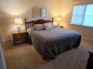 Peaceful Waterfront Retreat with Fire Pit & Nature-Filled Surroundings in McCall, Idaho - McCall, Idaho - glamping.directory