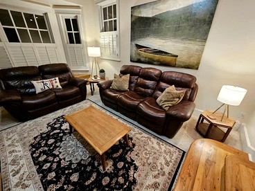 Peaceful Waterfront Retreat with Fire Pit & Nature-Filled Surroundings in McCall, Idaho - McCall, Idaho - glamping.directory