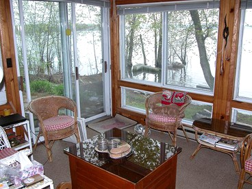 Peaceful Cottage Rental with Lake Champlain Views on Missisquoi Bay in Vermont - West Swanton, Vermont - glamping.directory