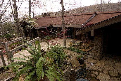 Fantastic Cabin Rental Perfect for a Family Vacation to Northwest Arkansas - glamping.directory