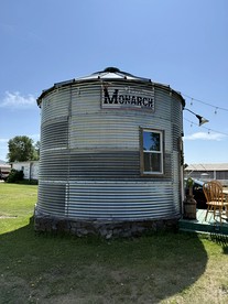 Rustic Silo Cabin with Riverfront Fishing Access near Big Hole River, Montana - Melrose, Montana - glamping.directory