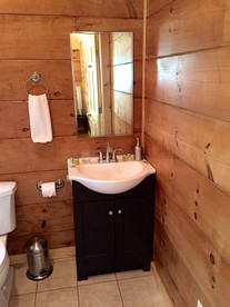 Charming Cabin Rental with Blue Ridge Mountain Views in Purlear, North Carolina - Purlear, North Carolina - glamping.directory