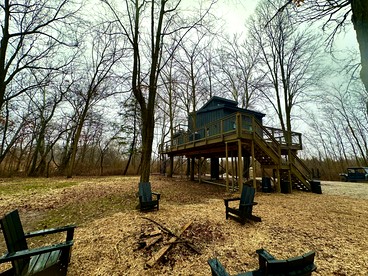 Luxurious Glamping Tree House at Starved Rock, Perfect for a Weekend Escape from Chicago - glamping.directory