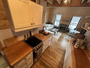 Luxurious Glamping Tree House at Starved Rock, Perfect for a Weekend Escape from Chicago - Ottawa, Illinois - glamping.directory