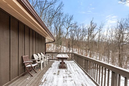 Spacious Mountain Retreat with Hot Tub & Screened Porch Near Wineries and Appalachian Trail | Harpers Ferry, WV - Harpers Ferry, West Virginia - glamping.directory