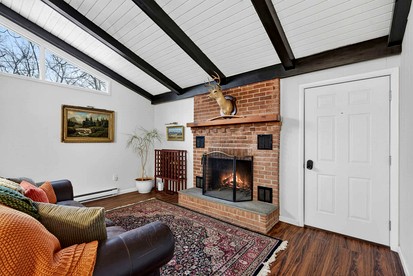 Spacious Mountain Retreat with Hot Tub & Screened Porch Near Wineries and Appalachian Trail | Harpers Ferry, WV - Harpers Ferry, West Virginia - glamping.directory