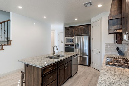 Spacious and Modern Vacation Rental on Family Resort with Pool and Pickleball Courts in St. George, Utah - St. George, Utah - glamping.directory