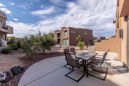 Spacious and Modern Vacation Rental on Family Resort with Pool and Pickleball Courts in St. George, Utah - St. George, Utah - glamping.directory