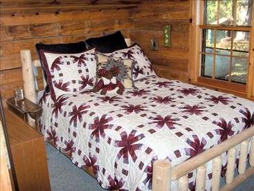 Authentic Log Cabin Getaway with a Hot Tub near the Yuba River in California - Nevada City, California - glamping.directory