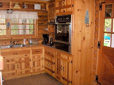 Authentic Log Cabin Getaway with a Hot Tub near the Yuba River in California - Nevada City, California - glamping.directory