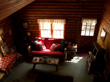 Authentic Log Cabin Getaway with a Hot Tub near the Yuba River in California - Nevada City, California - glamping.directory