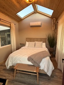 Delightful Cozy Cabin for a Serene Couples Retreat in Joshua Tree, California - Joshua Tree, California - glamping.directory