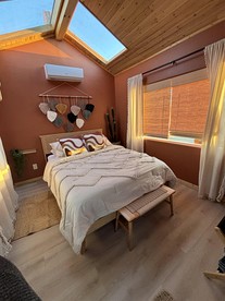 Delightful Cozy Cabin for a Serene Couples Retreat in Joshua Tree, California - Joshua Tree, California - glamping.directory