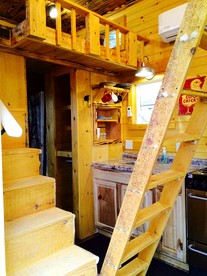 Unique Wooden Tennessee Cabin near Knoxville for Relaxing Great Smoky Vacations - Newport, Tennessee - glamping.directory