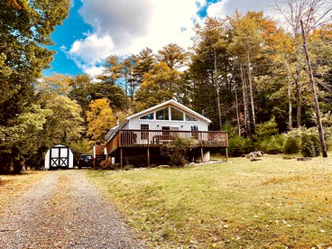 Fabulous Catskills Cottage with a Fire Pit - Barryville, New York - glamping.directory
