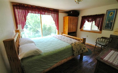 Private Woodland Cabin in the Absaroka Mountains of Montana - Pray, Montana - glamping.directory