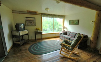 Private Woodland Cabin in the Absaroka Mountains of Montana - Pray, Montana - glamping.directory