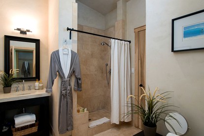 Elegant Kenwood Accommodation with a Pool Ideal for Luxury Sonoma County Getaways - Kenwood, California - glamping.directory