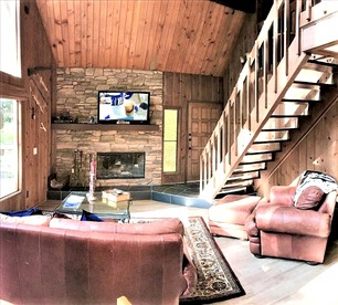 Goregous Wooden A-Frame for a Family Glamping Trip near Lake Arrowhead - Lake Arrowhead, California - glamping.directory