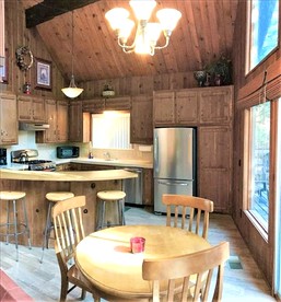 Goregous Wooden A-Frame for a Family Glamping Trip near Lake Arrowhead - Lake Arrowhead, California - glamping.directory