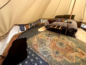 Cozy Treehouse with Sauna in Hardwick, VT - Hardwick, Vermont - glamping.directory