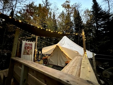 Cozy Treehouse with Sauna in Hardwick, VT - Hardwick, Vermont - glamping.directory