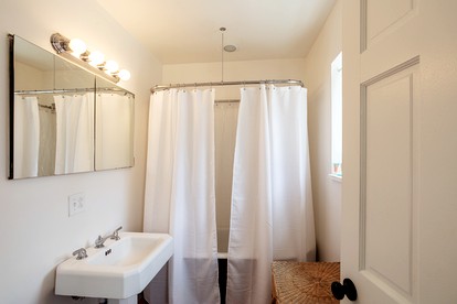 Amazing Vacation Rental Unit on a Fantastic Farm Along the Silver River for a Family Escape in Woodridge, New York - Woodridge, New York - glamping.directory