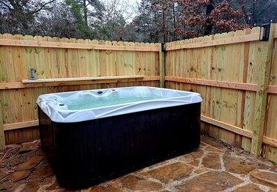 Fantastic Dome with Private Yard, Hot-Tub and Fire Pit in Texas - Bullard, Texas - glamping.directory