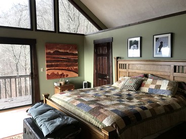 Camping Cabin Rental and Attached Cottage with Jacuzzi in Murphy, North Carolina - Murphy, North Carolina - glamping.directory