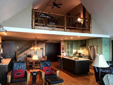 Camping Cabin Rental and Attached Cottage with Jacuzzi in Murphy, North Carolina - Murphy, North Carolina - glamping.directory