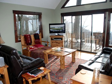 Camping Cabin Rental and Attached Cottage with Jacuzzi in Murphy, North Carolina - Murphy, North Carolina - glamping.directory