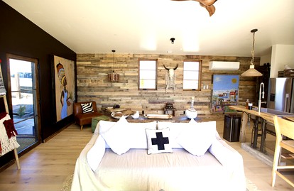 Stunning Design Rental Incredible for a Luxury Escape in Lone Pine, California - Lone Pine, California - glamping.directory