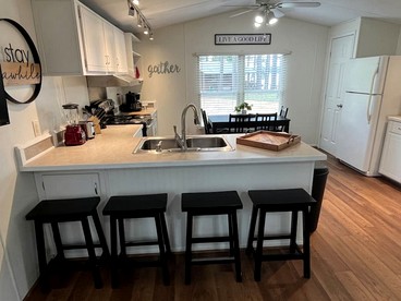 Amazing Vacation Rental in Sabine National Forest on Toledo Bend Lake for a Fantastic Family Escape in Hemphill, Texas - Hemphill, Texas - glamping.directory