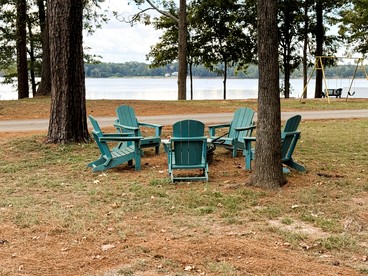 Amazing Vacation Rental in Sabine National Forest on Toledo Bend Lake for a Fantastic Family Escape in Hemphill, Texas - Hemphill, Texas - glamping.directory