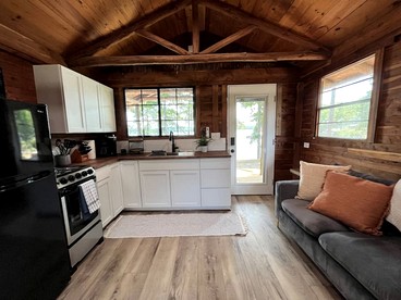 Amazing Vacation Rental in Sabine National Forest on Toledo Bend Lake for a Fantastic Family Escape in Hemphill, Texas - Hemphill, Texas - glamping.directory