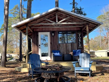 Amazing Vacation Rental in Sabine National Forest on Toledo Bend Lake for a Fantastic Family Escape in Hemphill, Texas - Hemphill, Texas - glamping.directory