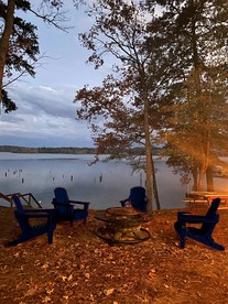 Amazing Vacation Rental in Sabine National Forest on Toledo Bend Lake for a Fantastic Family Escape in Hemphill, Texas - Hemphill, Texas - glamping.directory
