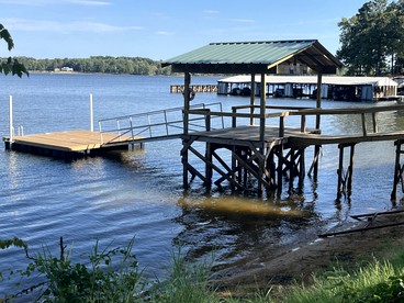 Amazing Vacation Rental in Sabine National Forest on Toledo Bend Lake for a Fantastic Family Escape in Hemphill, Texas - Hemphill, Texas - glamping.directory