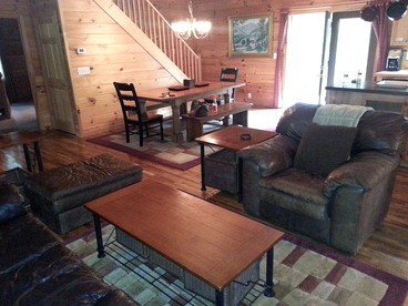 Luxury Log Cabin with Hot Tub in Seven Devils, North Carolina - Seven Devils, North Carolina - glamping.directory