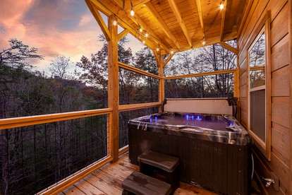 Breathtaking Pet Friendly Cabin with Hot-tub and Pool Table in Sevierville, Tennessee - Sevierville, Tennessee - glamping.directory
