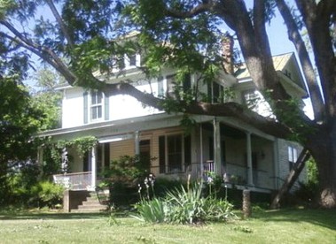 Cozy Bed and Breakfast Suite near Smith Mountain Lake in Bedford, Virginia - glamping.directory