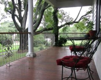Cozy Bed and Breakfast Suite near Smith Mountain Lake in Bedford, Virginia - Bedford, Virginia - glamping.directory