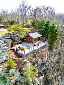 Gorgeous Tea House for Two with Incredible Views for the Ultimate Romantic Escape near Menlo, Georgia - glamping.directory