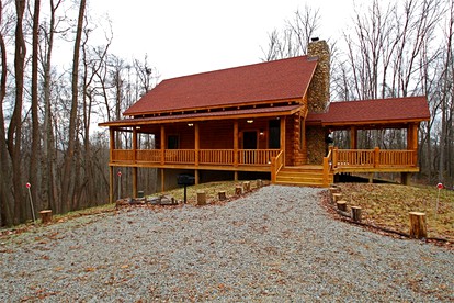 Charming Vacation Cabin Secluded in the Woodlands near Old Man's Cave, Ohio - glamping.directory