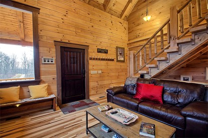 Charming Vacation Cabin Secluded in the Woodlands near Old Man's Cave, Ohio - Logan, Ohio - glamping.directory